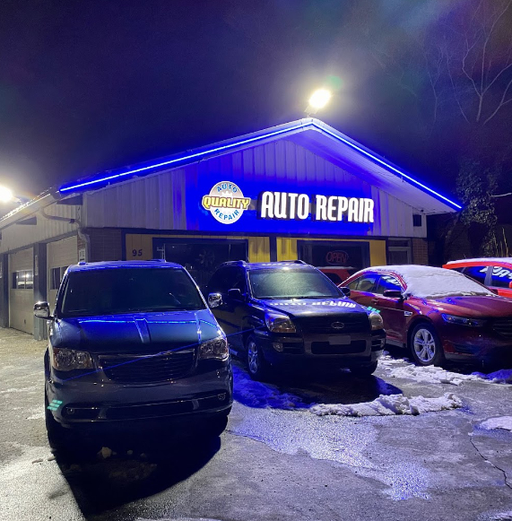 Quality Auto Repair shop - Night